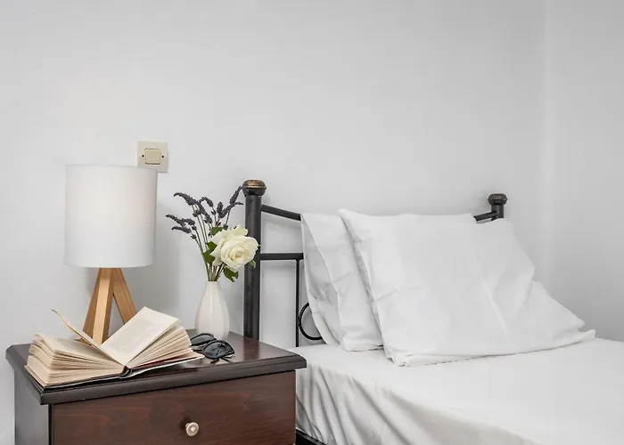 Hippocampus 2 Min Walk From The * Moutsoúna