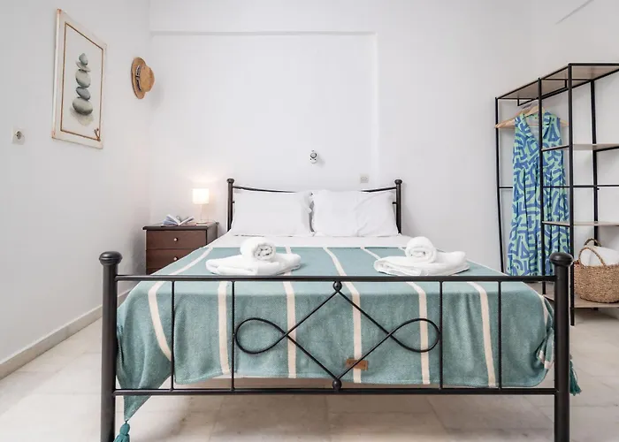 Hippocampus 2 Min Walk From The Appartement *