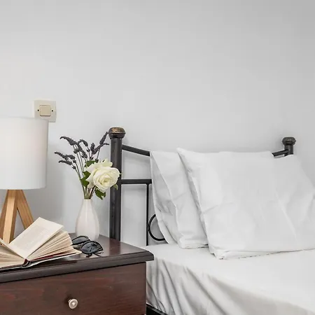 Hippocampus 2 Min Walk From The * Μουτσούνα