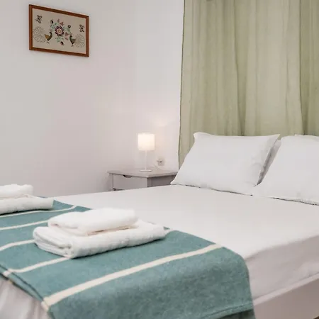 Hippocampus 2 Min Walk From The * Μουτσούνα