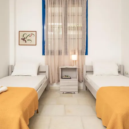 Hippocampus 2 Min Walk From The Διαμέρισμα Μουτσούνα